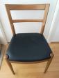 IKEA ダイニングテーブル＋椅子4脚に関する画像です。