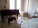 グランドピアノ可広々としたお部屋９番線MarselSembに関する画像です。