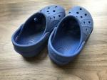 crocs 青色　子ども用6-7歳サイズに関する画像です。