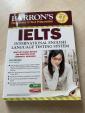 IELTS 対策本2冊に関する画像です。