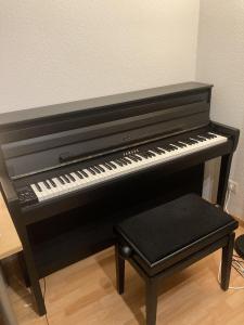ドイツ・売ります】ヤマハの超高性能Clavinova♪電子ピアノ売ります 