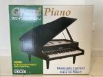 【KAWAI】 グランドピアノ 1114 （Toy Piano: 32鍵）
