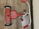 Radio flyer の三輪車に関する画像です。