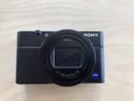 Sony Cyber-shot RX100 VII 20.1-Megapixel Cameraに関する画像です。