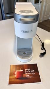 ボストン・売ります】【美品】KEURIGコーヒーメーカースリム 白