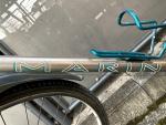 MARINクロスバイク・自転車・軽量・スペアタイヤ2本付きに関する画像です。