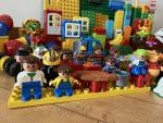 LEGOデュプロ（大きいレゴ）たくさんに関する画像です。