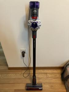 シンガポール・売ります】S$80/中古一年/Dyson V8掃除機/ダイソン掃除機 | フリマならシンガポール掲示板