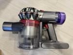 DYSON V8 Slim Fluffy ほぼ新品、使用回数5回　ダイソン 掃除機に関する画像です。