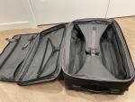 TUMI International Expandable 2 Wheel Carry-Onに関する画像です。