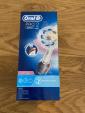 新品 Oral-B PRO 2 2000