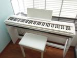 ローランド製デジタルピアノFP-30と椅子BNC-11(ホワイト)