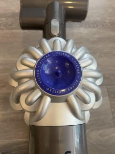 バンコク・売ります】Dyson ダイソン ハンディ掃除機 | フリマならバンコク掲示板