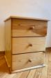 チェスト（Small chest of drawers）に関する画像です。