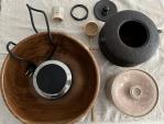 茶の湯釜、水指、電熱器、鉢、蓋置、環、柄杓に関する画像です。