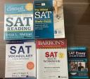 SAT問題集　5冊（2018年と2019年に購入）に関する画像です。