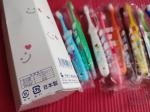 送料込 日本製 12本セット  乳児幼児用 歯ブラシに関する画像です。