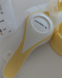 Medela 搾乳器、母乳保存バッグに関する画像です。