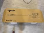 DYSON V8 Slim Fluffy ほぼ新品、使用回数5回　ダイソン 掃除機に関する画像です。