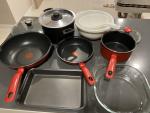 フライパン、鍋、調理器具セットに関する画像です。