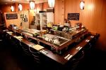 初心者大歓迎、英語を学ぶにももってこい。　寿司屋でのサービススタッフ業務に関する画像です。