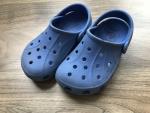 crocs 青色　子ども用8-9歳サイズ