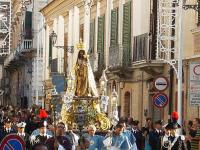 イタリア限定の祝日「守護聖人の日（Festa del ...