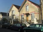 パリ南郊外　静かな住宅街の一軒家２階に関する画像です。