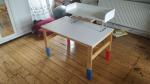 IKEA 子供用テーブルに関する画像です。