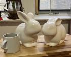 陶器の置物ウサギに関する画像です。