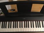 [150€]76鍵盤電子ピアノ(NP-32B)