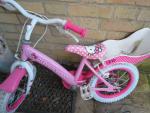 女児用自転車、HelloKittyに関する画像です。