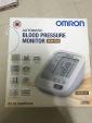 新品:OMRONの血圧機定価$232→$120で売りますに関する画像です。