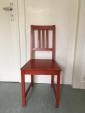 IKEA STEFAN　赤い椅子　２脚に関する画像です。