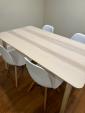 Ikea テーブル Lisabo + ノーブランドイス4脚に関する画像です。