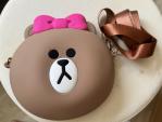 LINE FRIENDS CHOCO　スリングポーチに関する画像です。