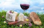 世界のチーズとワイン食べ比べピクニック8月5日(土)12時に関する画像です。