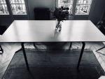 イタリア製大テーブル、ル・コルブジェ・スタイルに関する画像です。