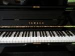 YAMAHA Upright Piano $1,800に関する画像です。