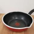 昨年8月購入 Tefal チタニウム 深鍋24cm（蓋付き）に関する画像です。