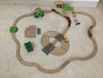 BRIO　電車と車の道路セットに関する画像です。