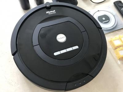 シンガポール・売ります】【値下げ‼︎】Roomba 770モデル ルンバ お