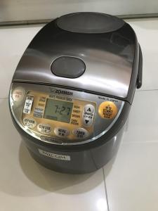 バンコク・売ります】Zojirushi の炊飯器（タイ電圧対応）売ります | フリマならバンコク掲示板