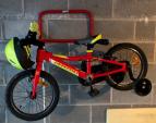 自転車(16インチ): キャンノンデール: 赤に関する画像です。
