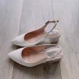 Ivory shoes（size UK 3）に関する画像です。